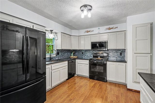 15818 Salem Road, Excelsior Springs, MO 64024