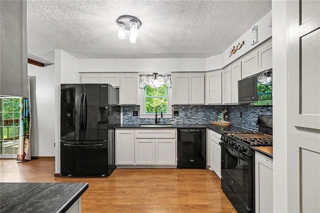 15818 Salem Road, Excelsior Springs, MO 64024