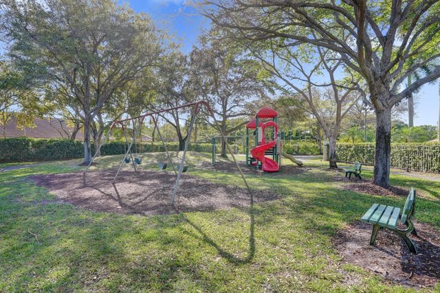 10425 Buena Ventura Drive, Boca Raton, FL 33498