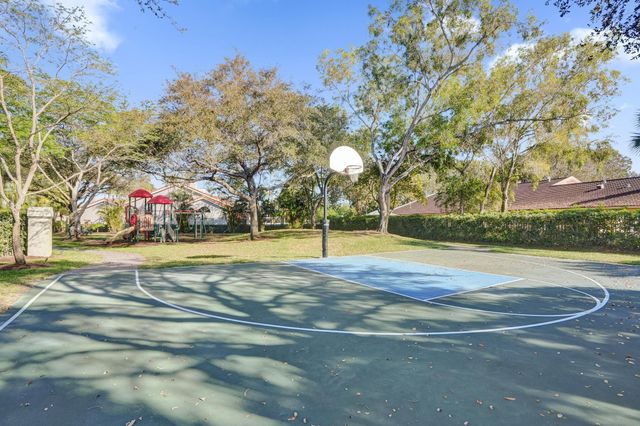 10425 Buena Ventura Drive, Boca Raton, FL 33498