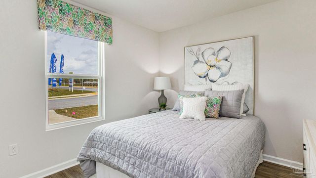 6485 Firefly Dr, Milton, FL 32583