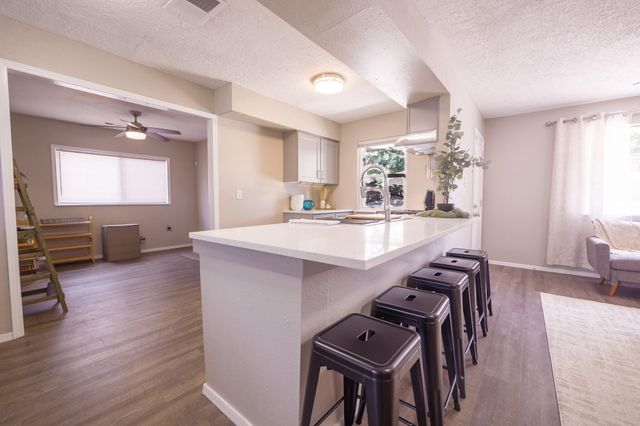 736 Monell Drive NE, Albuquerque, NM 87123
