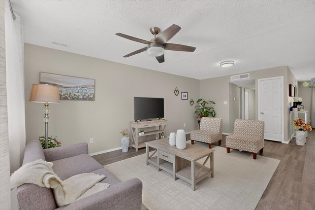 736 Monell Drive NE, Albuquerque, NM 87123