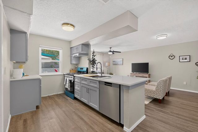 736 Monell Drive NE, Albuquerque, NM 87123