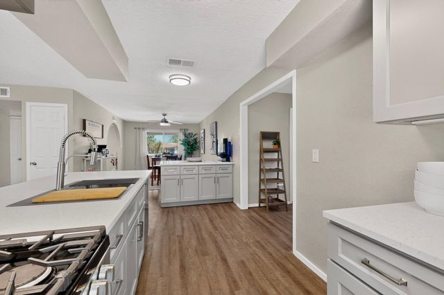 736 Monell Drive NE, Albuquerque, NM 87123