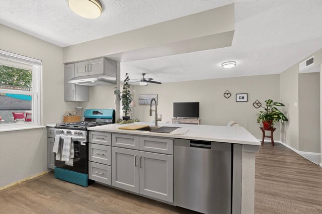 736 Monell Drive NE, Albuquerque, NM 87123