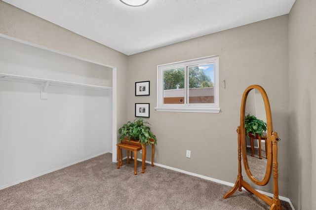 736 Monell Drive NE, Albuquerque, NM 87123