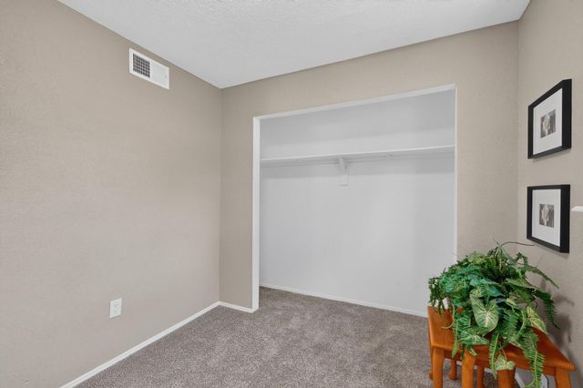 736 Monell Drive NE, Albuquerque, NM 87123