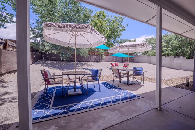 736 Monell Drive NE, Albuquerque, NM 87123