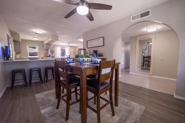 736 Monell Drive NE, Albuquerque, NM 87123