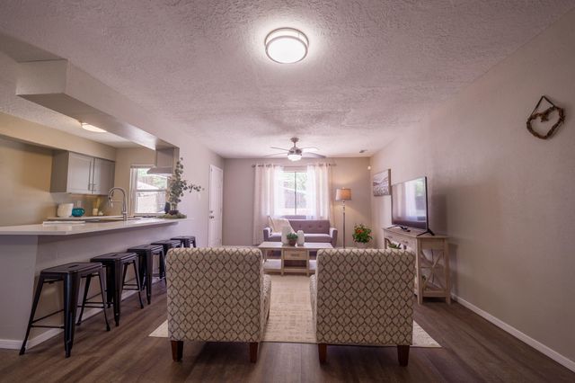 736 Monell Drive NE, Albuquerque, NM 87123
