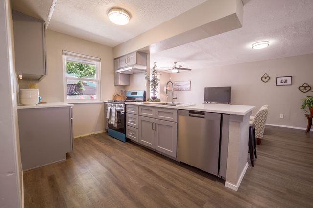 736 Monell Drive NE, Albuquerque, NM 87123