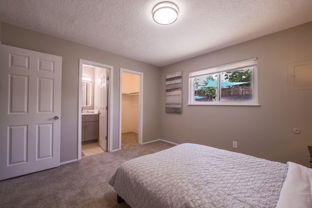 736 Monell Drive NE, Albuquerque, NM 87123