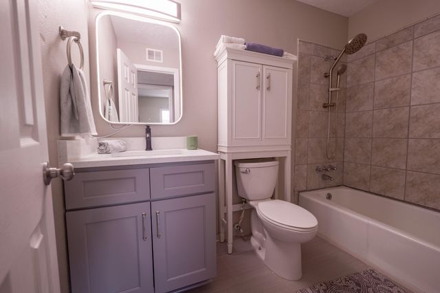 736 Monell Drive NE, Albuquerque, NM 87123