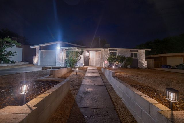 736 Monell Drive NE, Albuquerque, NM 87123