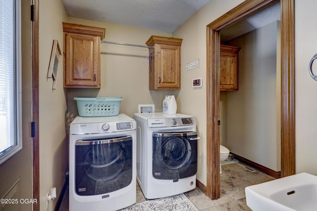 8160 County Ln 214, Joplin, MO 64801