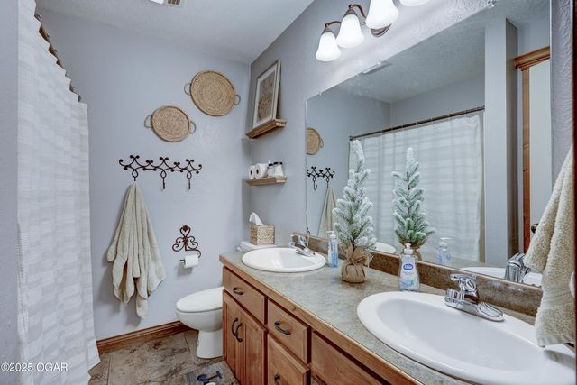 8160 County Ln 214, Joplin, MO 64801