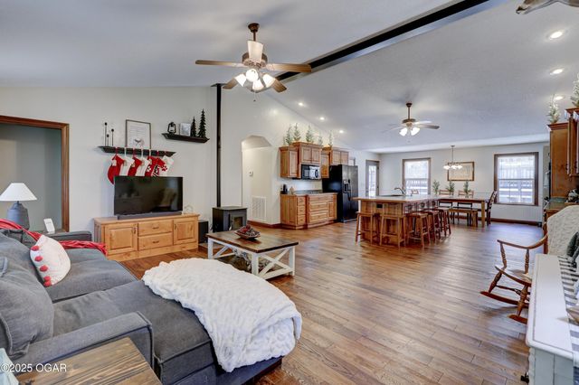 8160 County Ln 214, Joplin, MO 64801