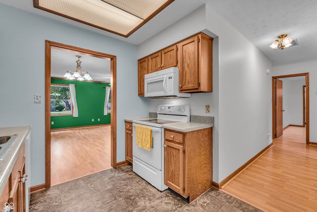 1432 Holiday Lane E, Brownsburg, IN 46112