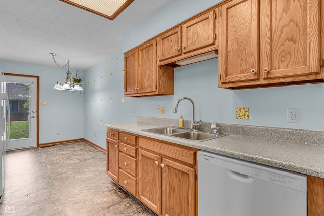 1432 Holiday Lane E, Brownsburg, IN 46112