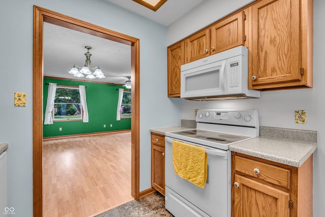 1432 Holiday Lane E, Brownsburg, IN 46112
