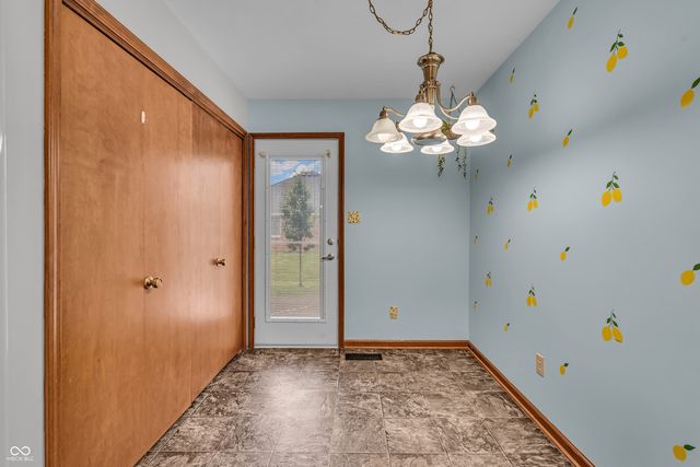 1432 Holiday Lane E, Brownsburg, IN 46112