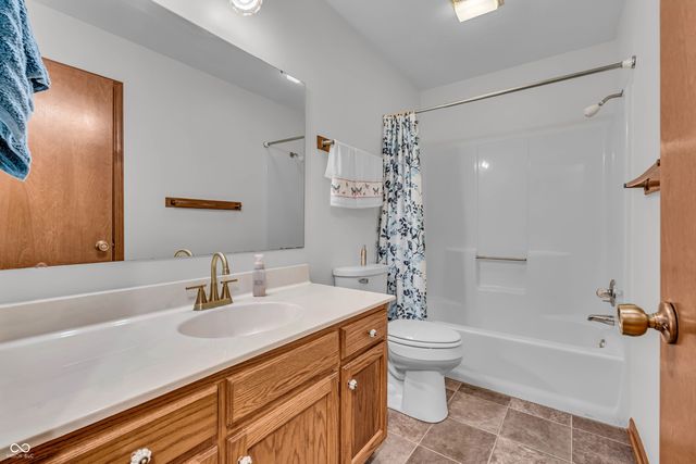 1432 Holiday Lane E, Brownsburg, IN 46112