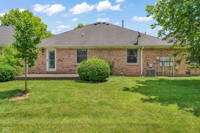 1432 Holiday Lane E, Brownsburg, IN 46112