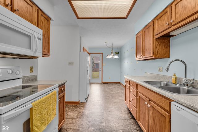 1432 Holiday Lane E, Brownsburg, IN 46112