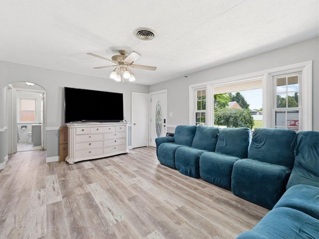 16808 TAMMANY MANOR RD, Williamsport, MD 21795