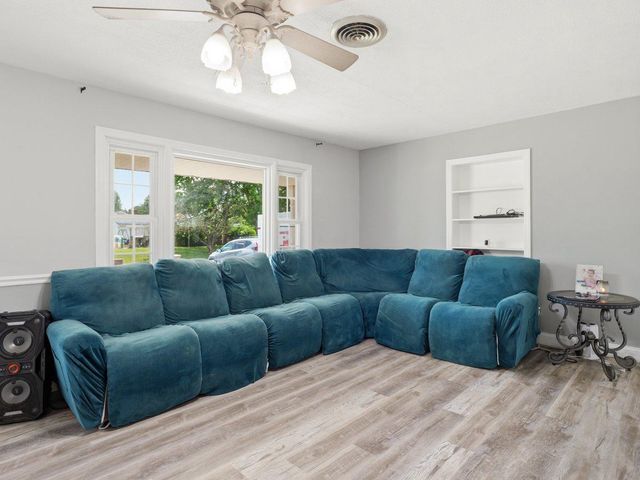 16808 TAMMANY MANOR RD, Williamsport, MD 21795