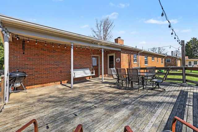 17 Shenandoah Drive, Florence, KY 41042