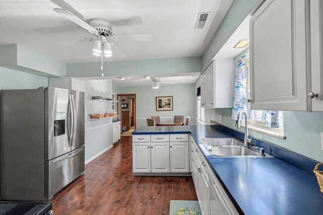 17 Shenandoah Drive, Florence, KY 41042