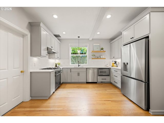 10879 Nw SUPREME Ct, Portland, OR 97229