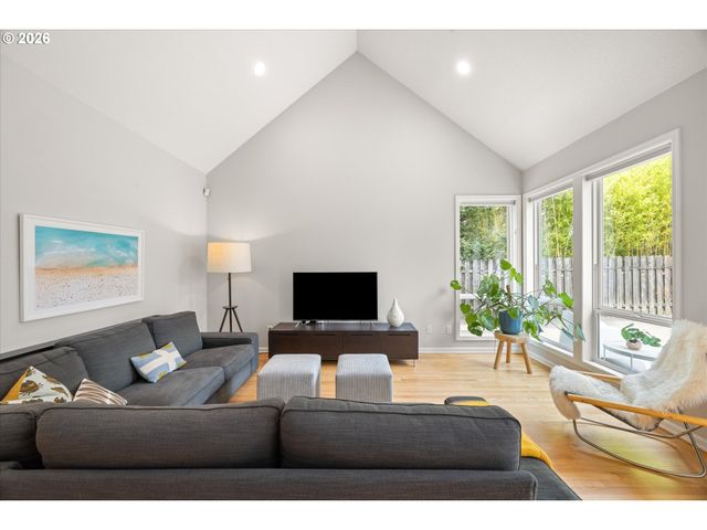 10879 Nw SUPREME Ct, Portland, OR 97229