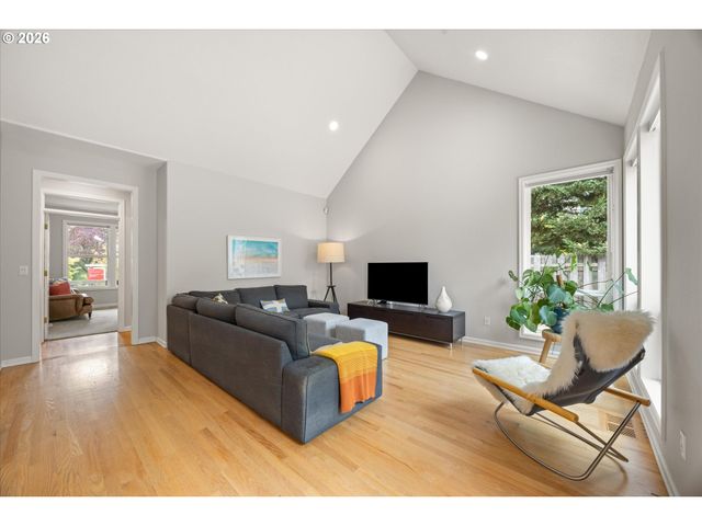 10879 Nw SUPREME Ct, Portland, OR 97229