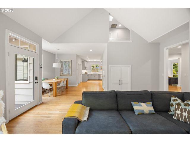 10879 Nw SUPREME Ct, Portland, OR 97229