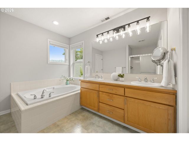 10879 Nw SUPREME Ct, Portland, OR 97229