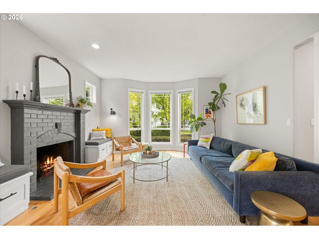 10879 Nw SUPREME Ct, Portland, OR 97229