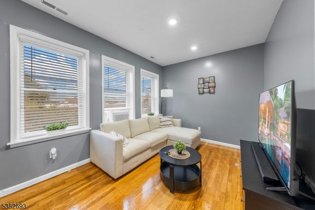 1 Cedar Hill Ave, Belleville Twp., NJ 07109