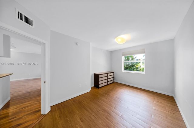 17125 N Bay Road 3301, Sunny Isles Beach, FL 33160