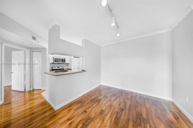 17125 N Bay Road 3301, Sunny Isles Beach, FL 33160
