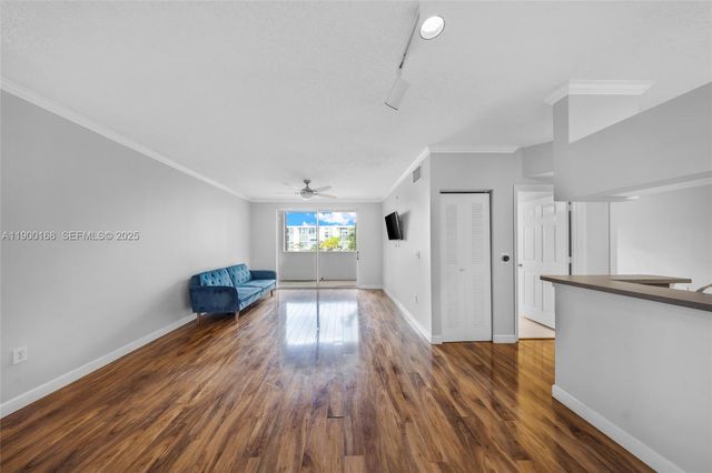 17125 N Bay Road 3301, Sunny Isles Beach, FL 33160