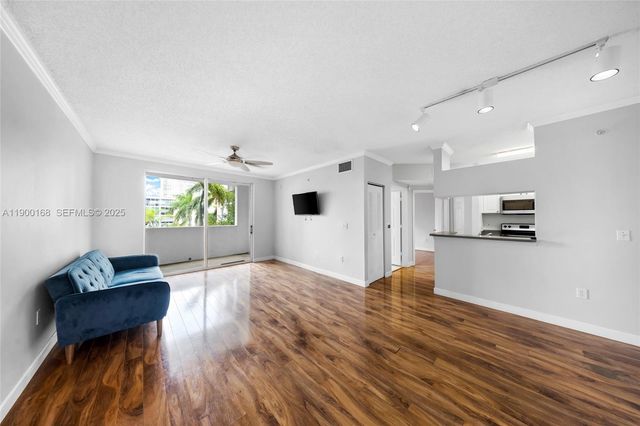 17125 N Bay Road 3301, Sunny Isles Beach, FL 33160