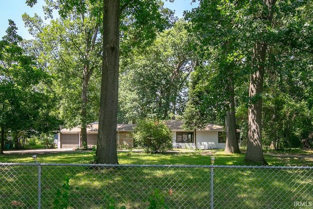 10461 Glenwood Avenue, Osceola, IN 46561