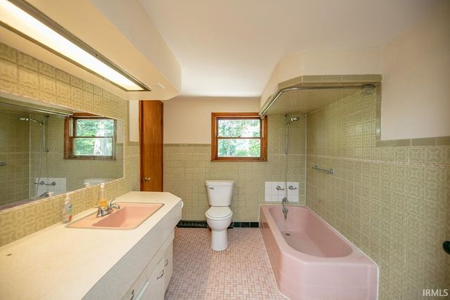 10461 Glenwood Avenue, Osceola, IN 46561