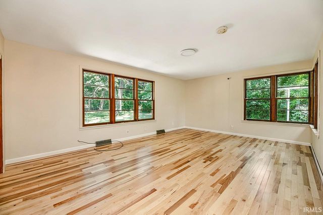 10461 Glenwood Avenue, Osceola, IN 46561