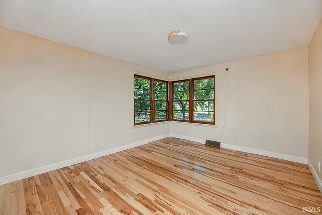 10461 Glenwood Avenue, Osceola, IN 46561