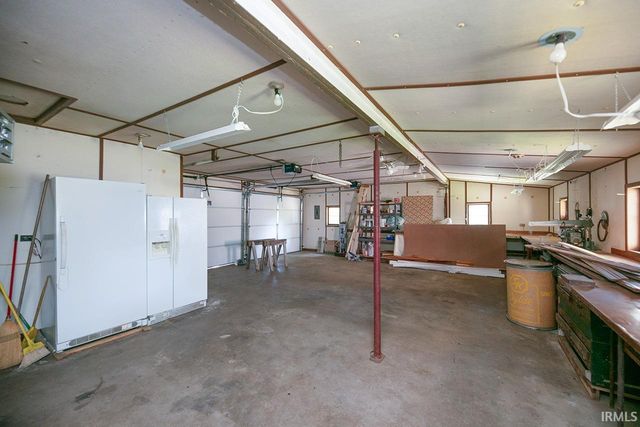 10461 Glenwood Avenue, Osceola, IN 46561