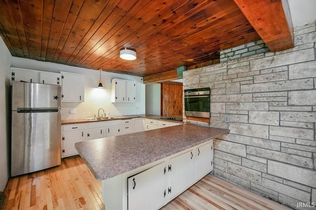 10461 Glenwood Avenue, Osceola, IN 46561